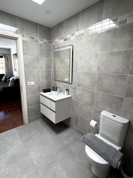 Casa Breen - Spacious 1 Bedroom Apartment In Matagorda With Communal Pool Tías Eksteriør billede