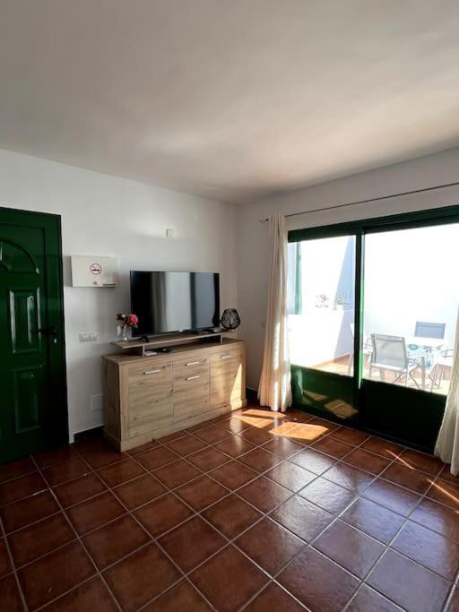 Casa Breen - Spacious 1 Bedroom Apartment In Matagorda With Communal Pool Tías Eksteriør billede