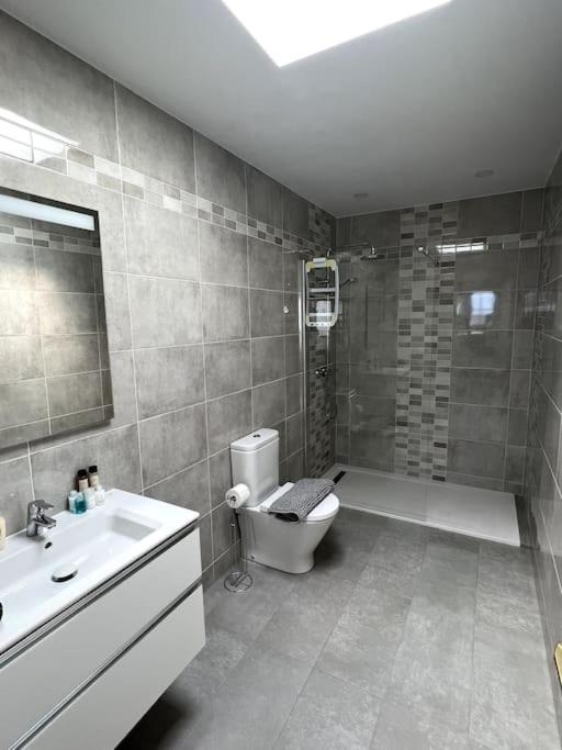 Casa Breen - Spacious 1 Bedroom Apartment In Matagorda With Communal Pool Tías Eksteriør billede