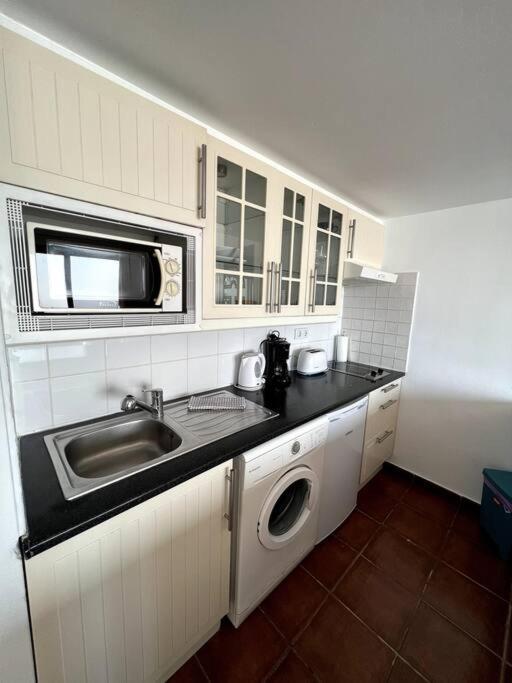 Casa Breen - Spacious 1 Bedroom Apartment In Matagorda With Communal Pool Tías Eksteriør billede